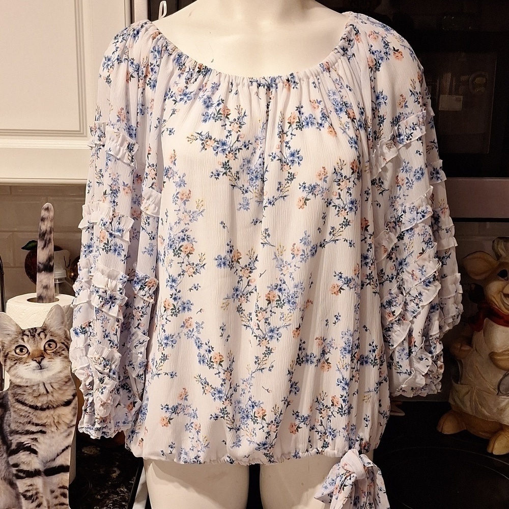 l Vince Camuto floral pretty sleeve lining regular size top XL